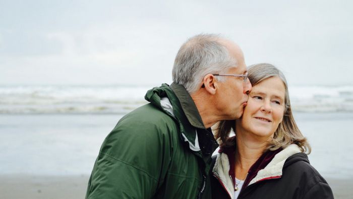 ONLINE INTERNET DATING EVALUATION: DEVELOP YOUR HAPPINESS ONLINE
